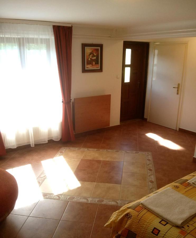 Sarreti Apartmanhaz Балатонфюред Экстерьер фото